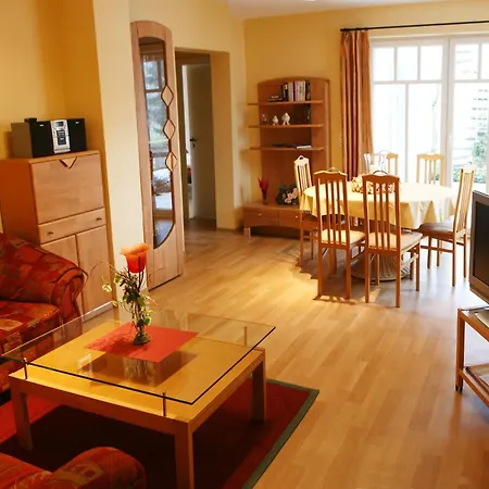 Spacious In With Private Terrace